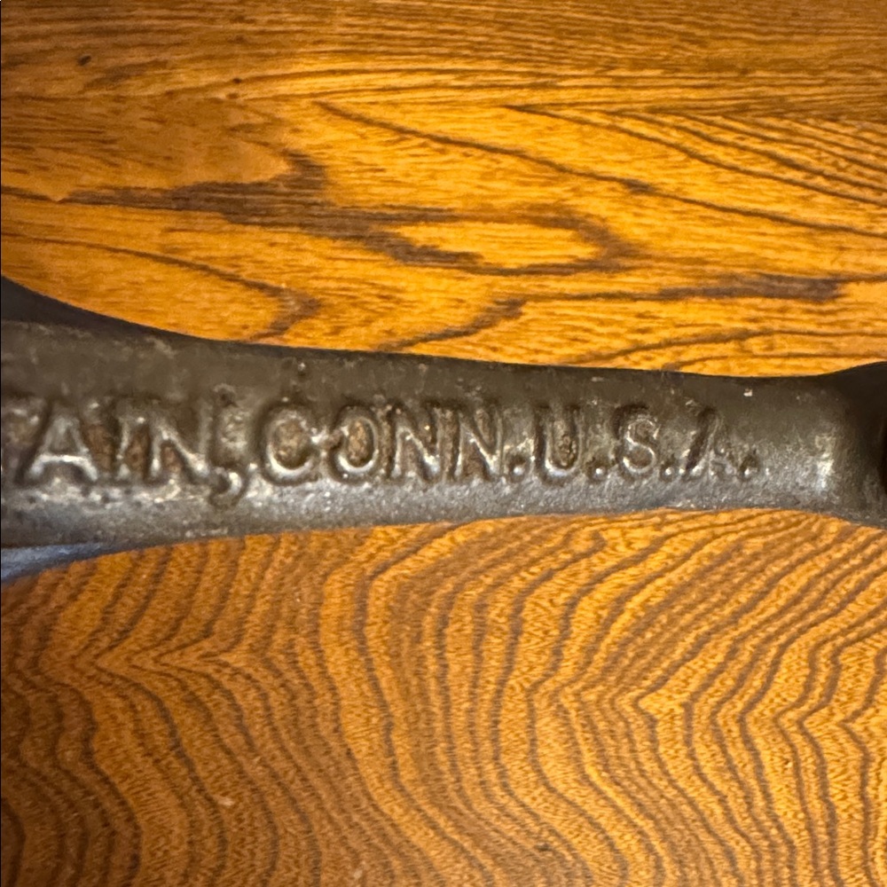 Antique 1900 Rustic Universal Cast Iron Hand Crank Grinder New Britain Conn,USA - Picture 8 of 13